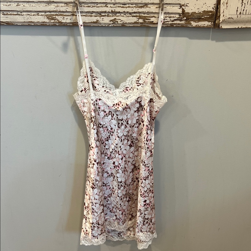 Victoria's Secret Pink Floral Lace Chemise Size Small - Picture 4 of 9
